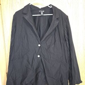 Elegant Black Blazer with Pleated Sleeves